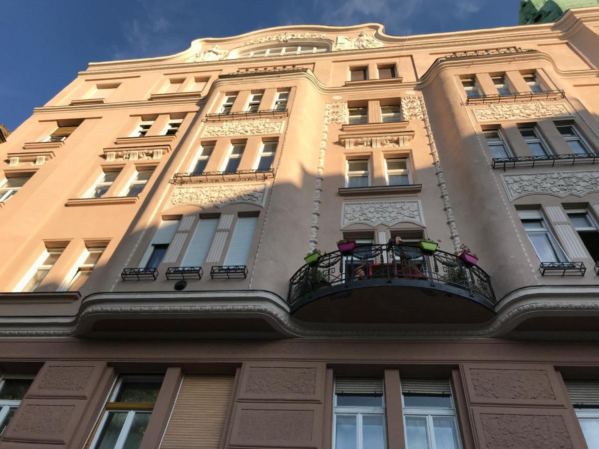 Bakats Square Premium Apartment With Ac Budapest Exteriör bild