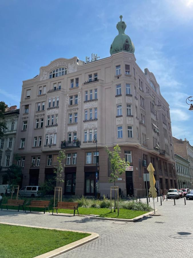 Bakats Square Premium Apartment With Ac Budapest Exteriör bild