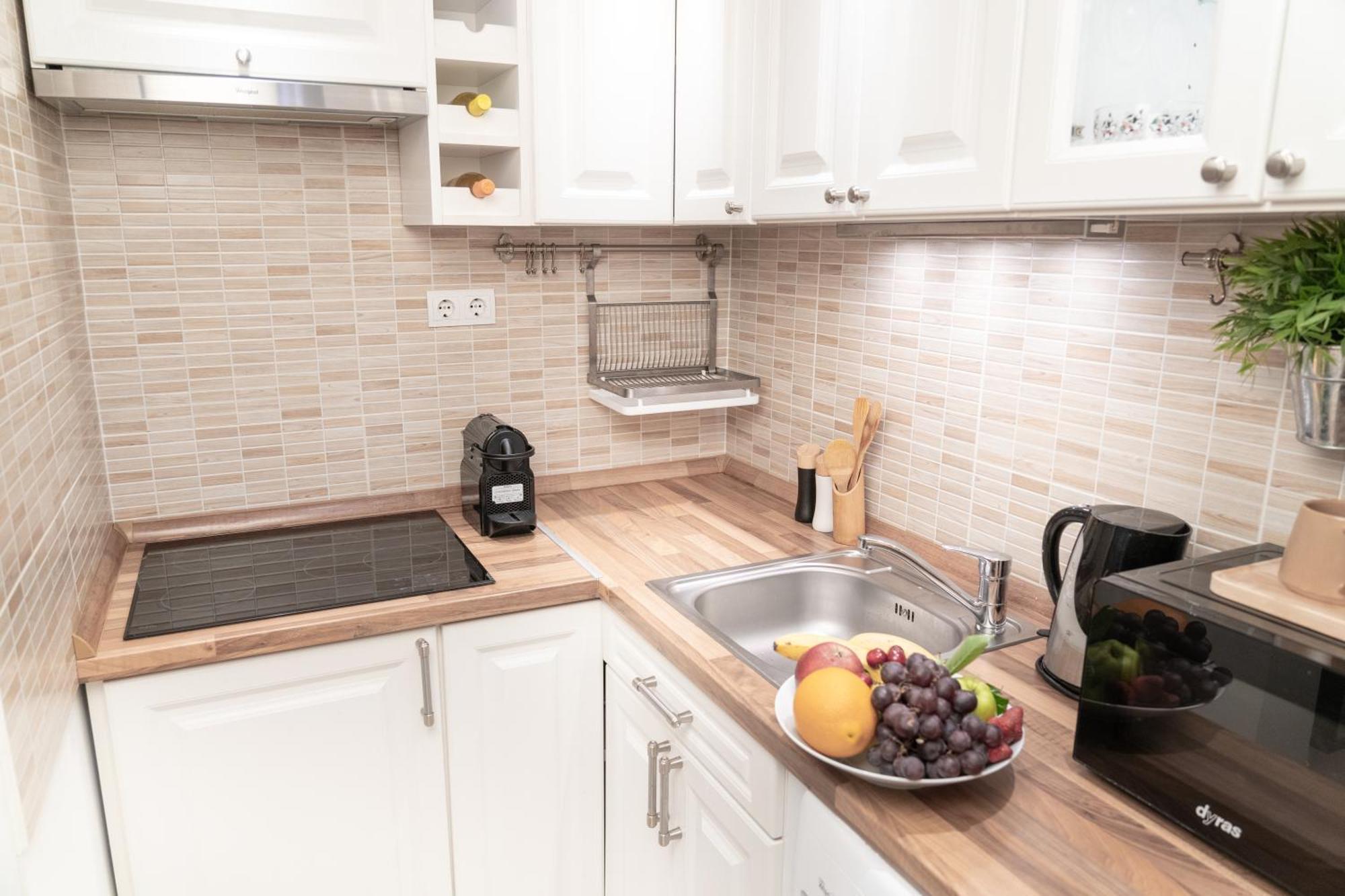 Bakats Square Premium Apartment With Ac Budapest Exteriör bild