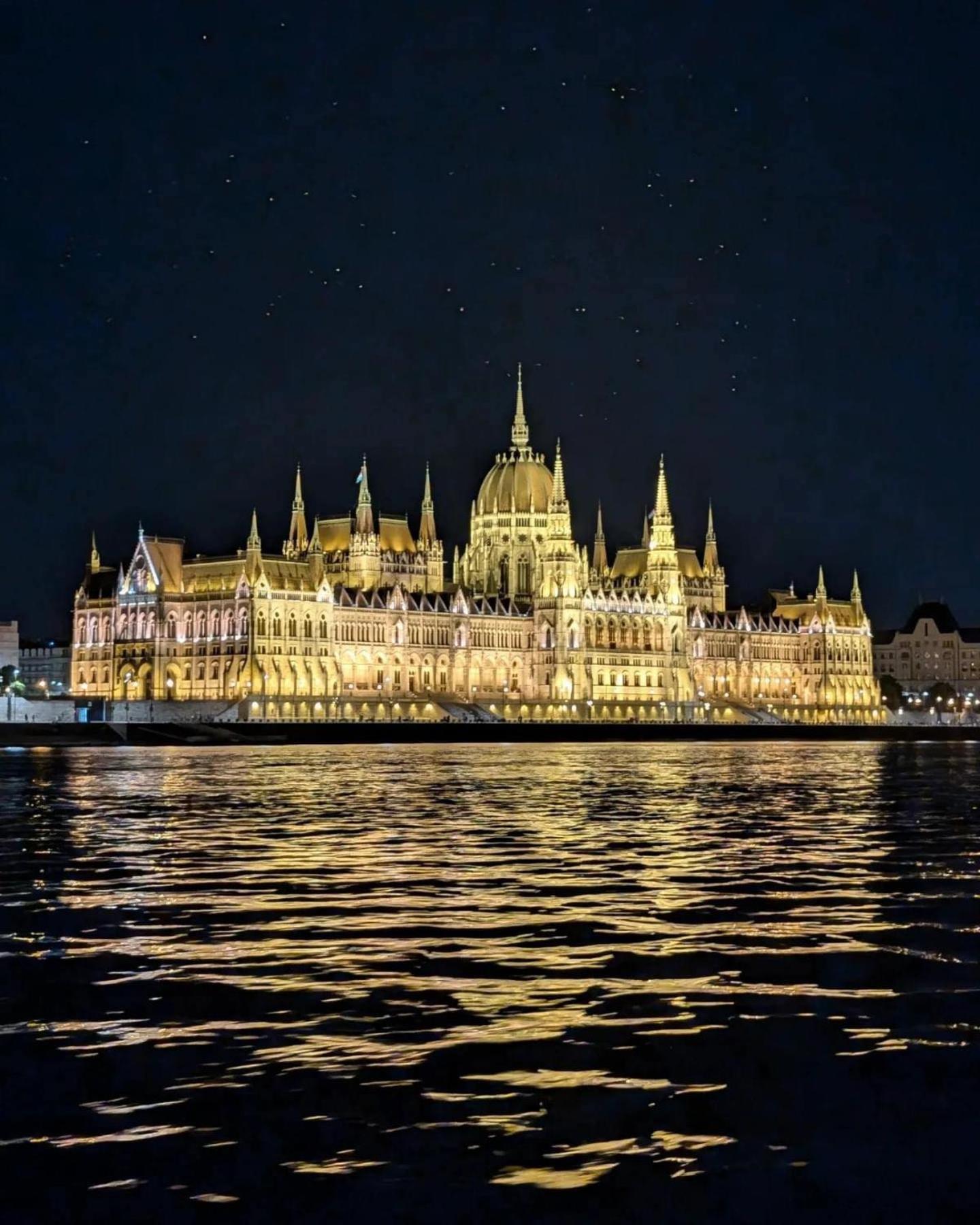 Bakats Square Premium Apartment With Ac Budapest Exteriör bild