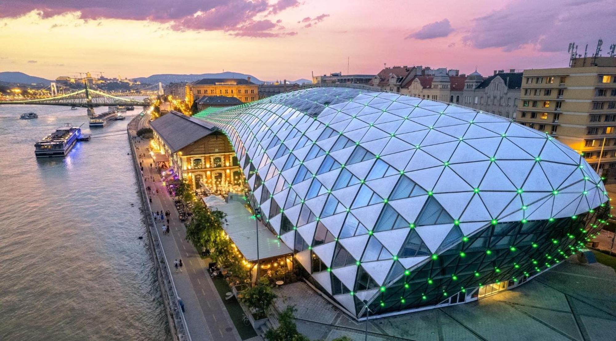 Bakats Square Premium Apartment With Ac Budapest Exteriör bild