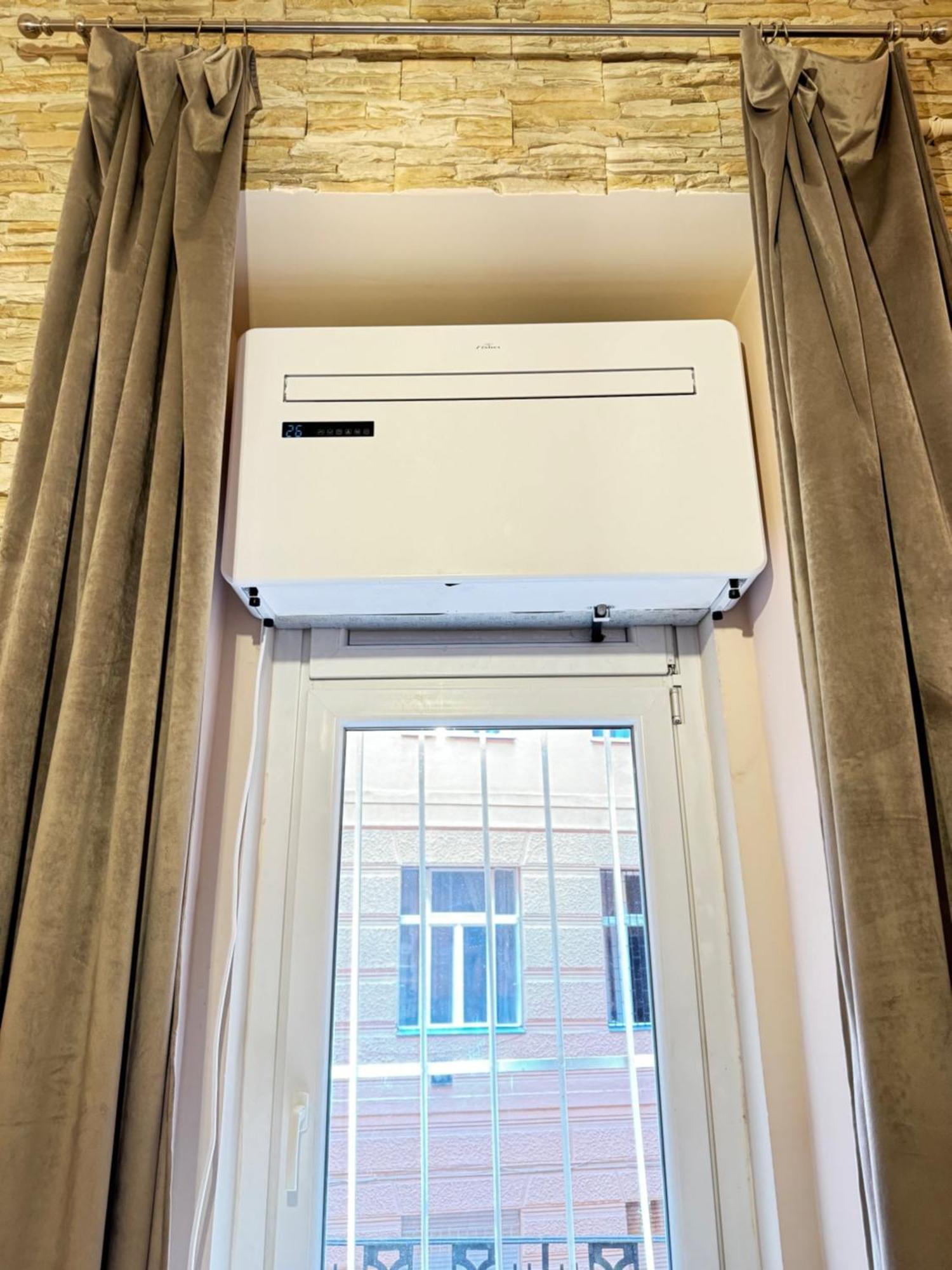 Bakats Square Premium Apartment With Ac Budapest Exteriör bild