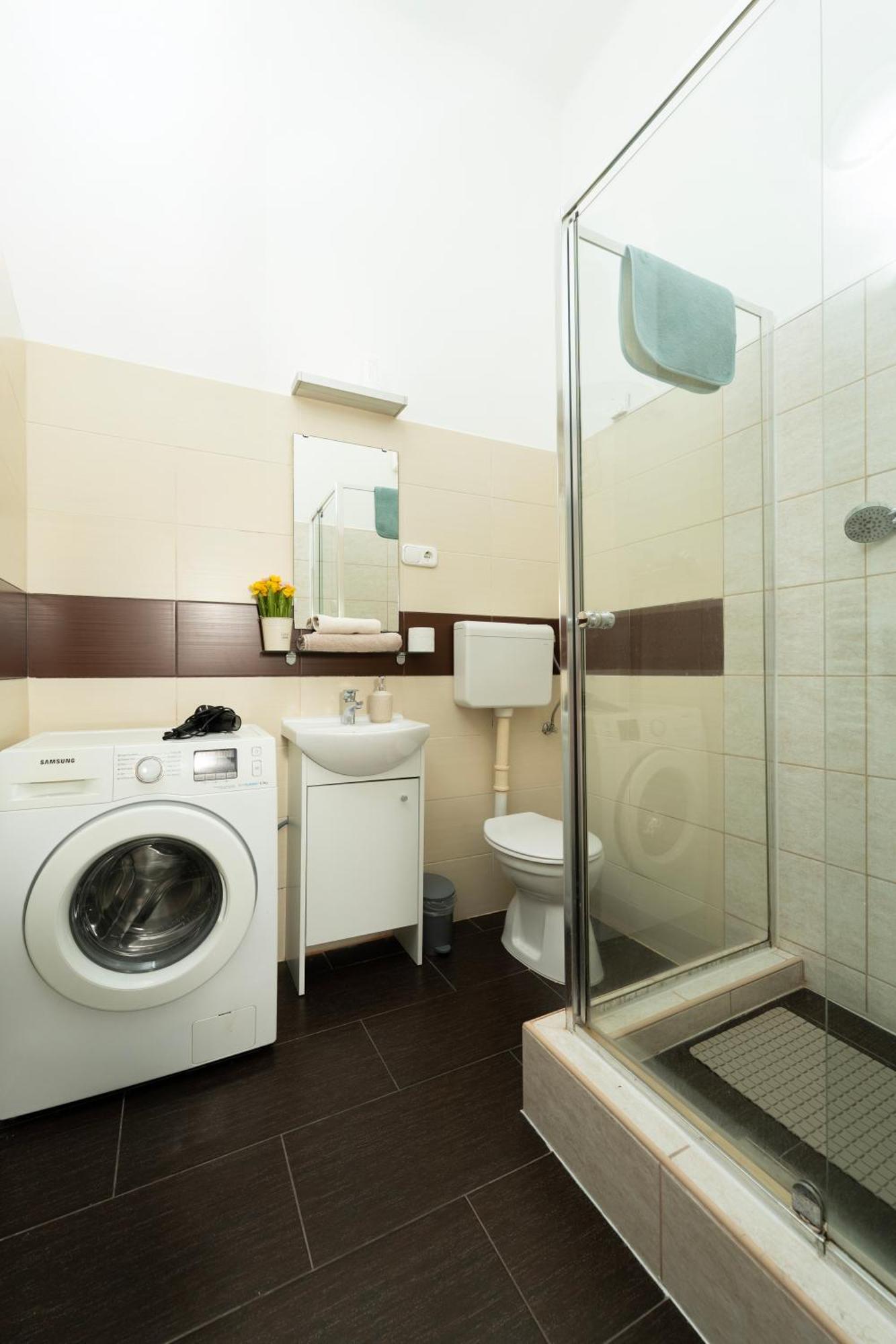 Bakats Square Premium Apartment With Ac Budapest Exteriör bild