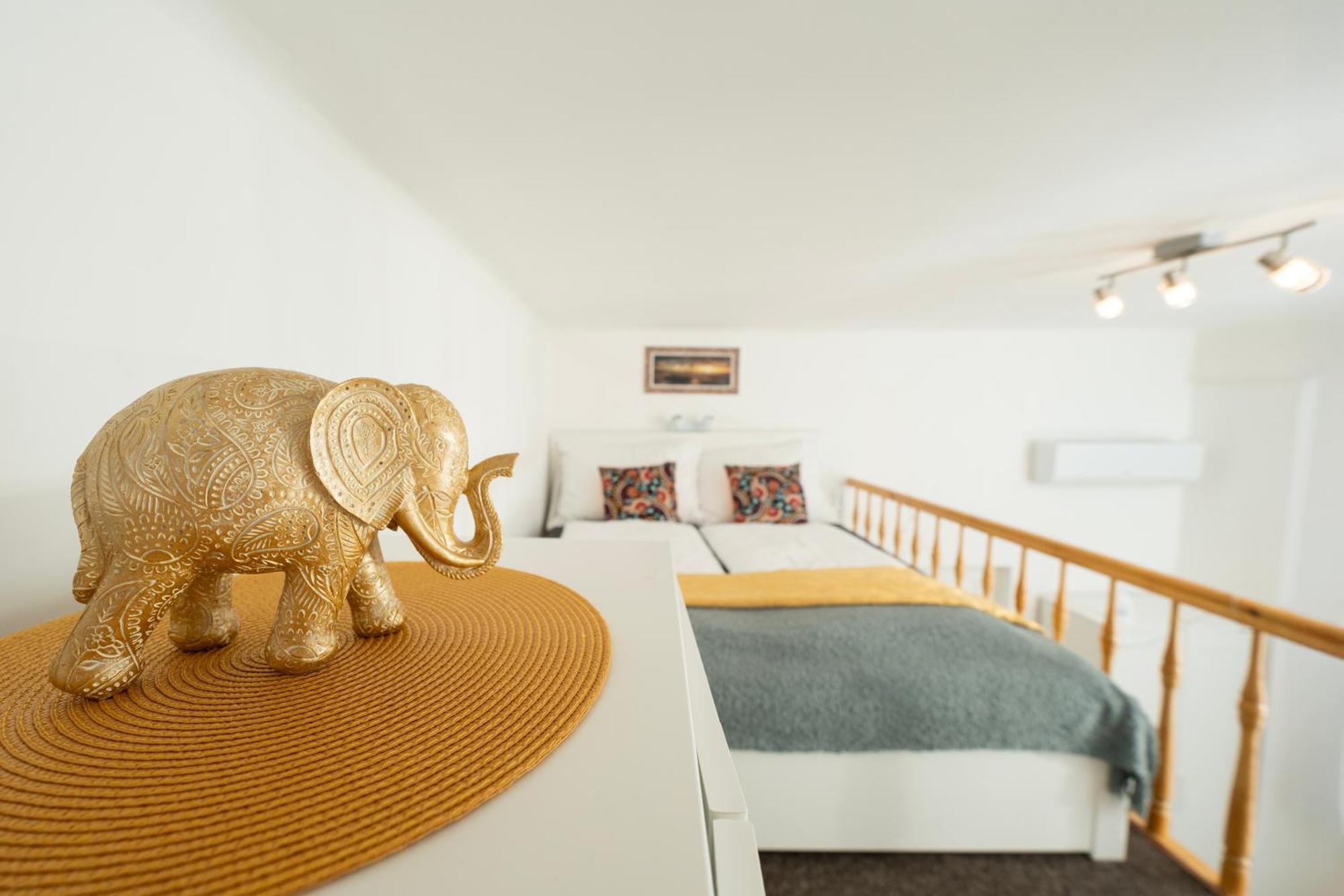 Bakats Square Premium Apartment With Ac Budapest Exteriör bild