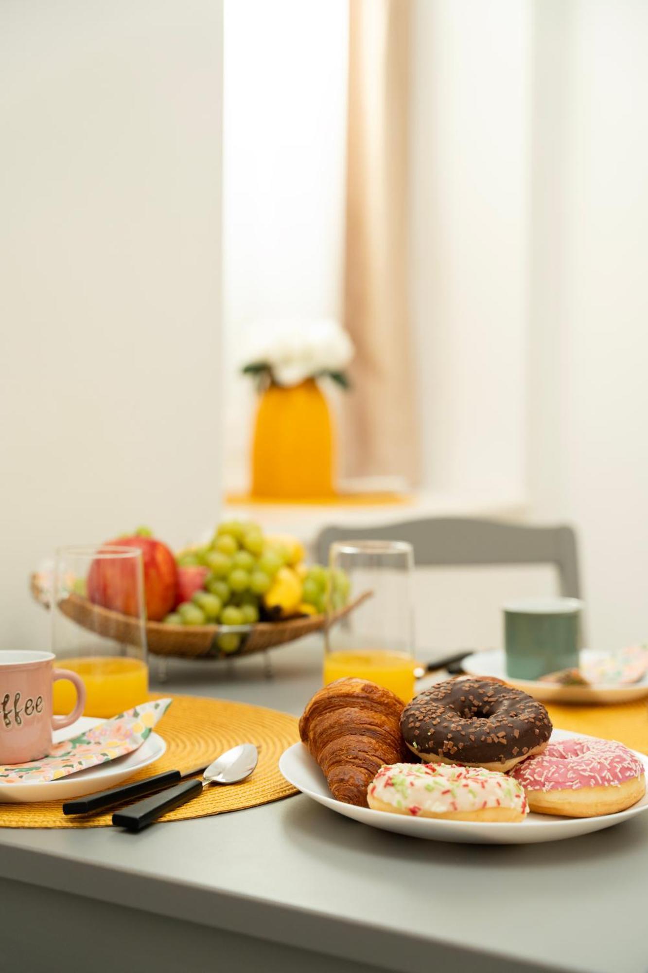 Bakats Square Premium Apartment With Ac Budapest Exteriör bild